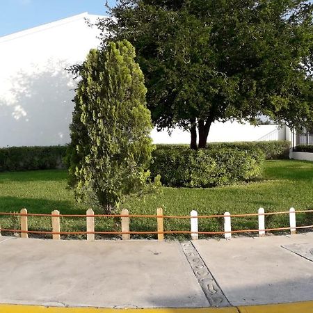 Airport Short & Long Term Express Almeria X Monterrey Buitenkant foto
